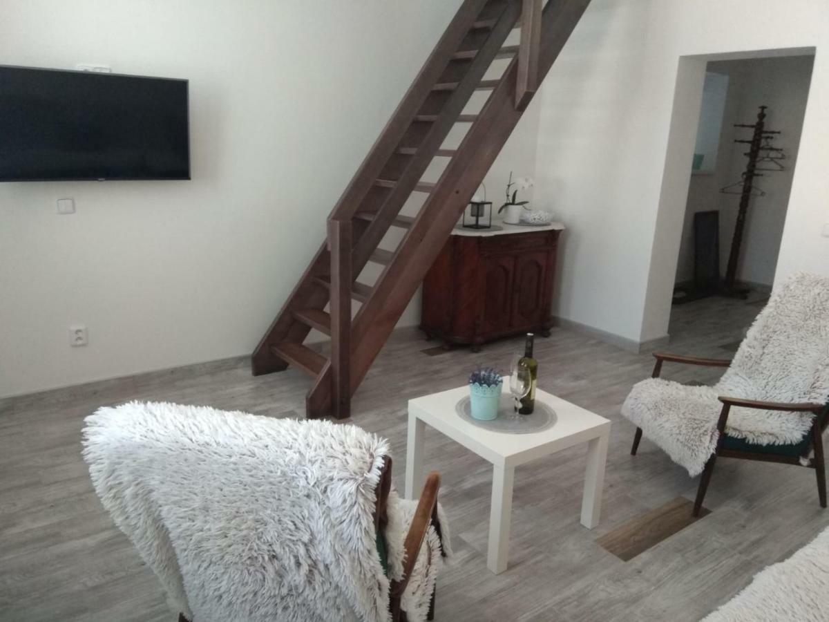Veselí nad Moravou Apartmany U Splavu מראה חיצוני תמונה