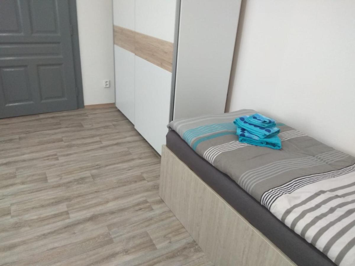 Veselí nad Moravou Apartmany U Splavu מראה חיצוני תמונה