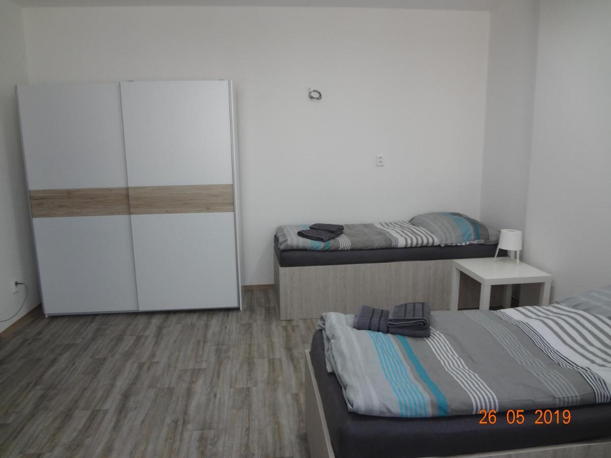 Veselí nad Moravou Apartmany U Splavu מראה חיצוני תמונה